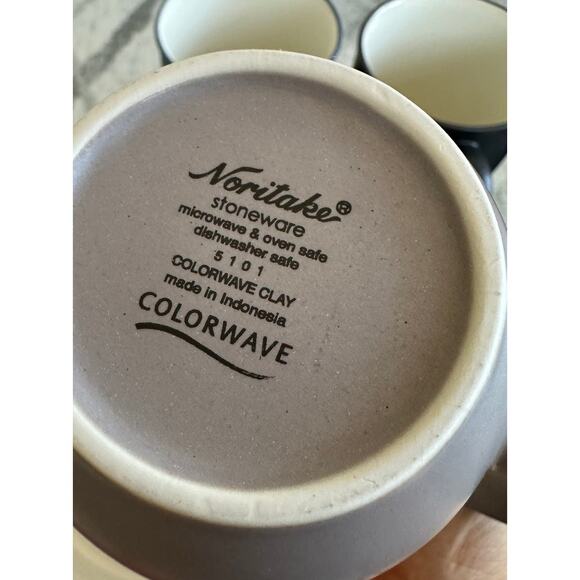 Noritake Stoneware Colorwave Multicolor Mugs and Salad Plates Set of 5 - Picture 8 of 14